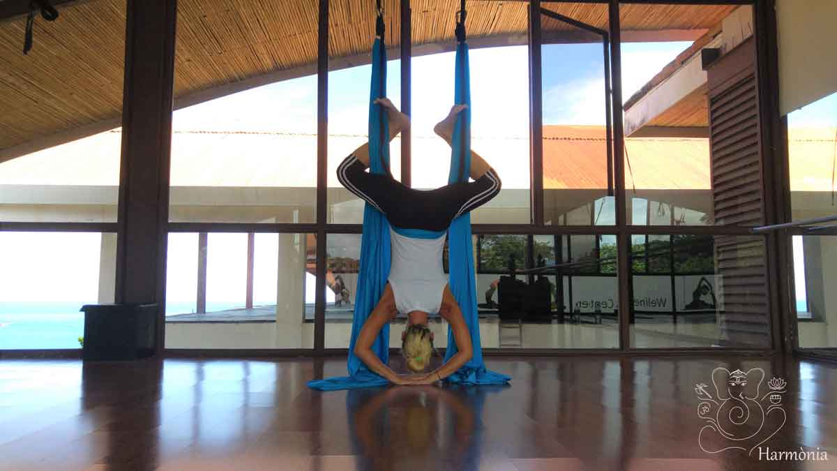 istruttrice pilates; pilates; aerial pilates; scarico schiena; relax schiena; allungare schiena;